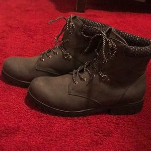 Like new women’s boots